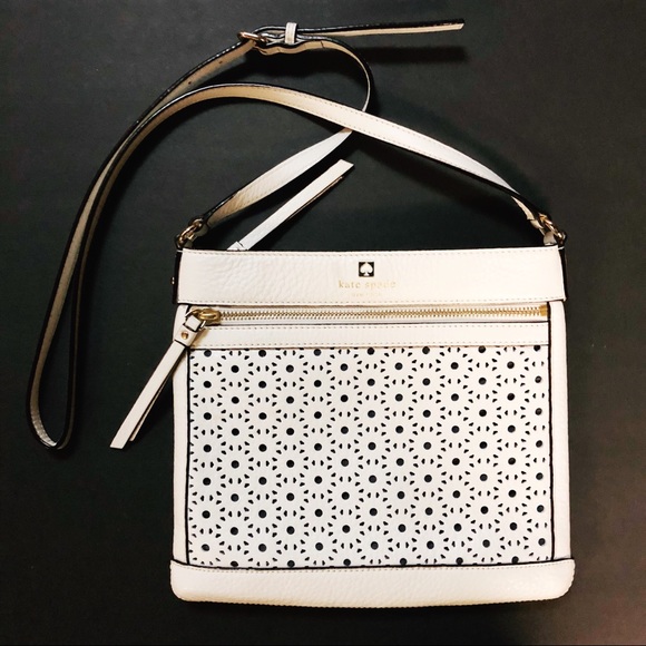 kate spade Handbags - Kate Spade • White Crossbody